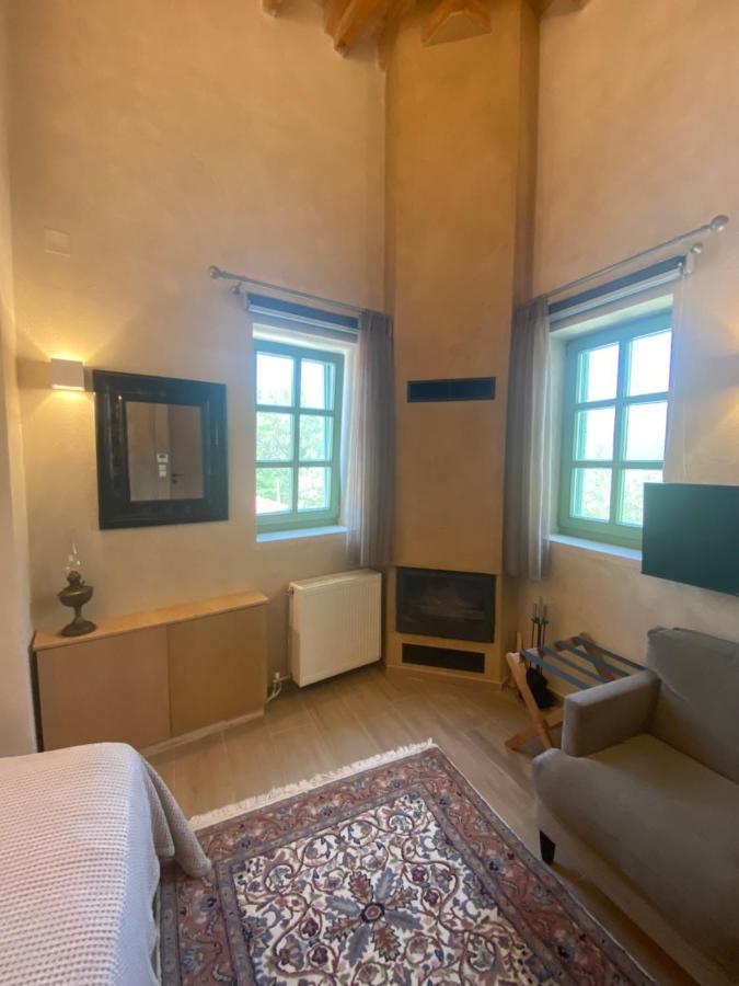 Aristi Boutique Stonehouse With Attic Apartment ภายนอก รูปภาพ