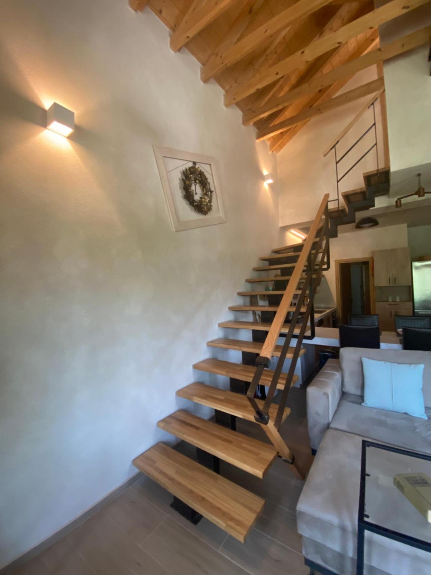 Aristi Boutique Stonehouse With Attic Apartment ภายนอก รูปภาพ