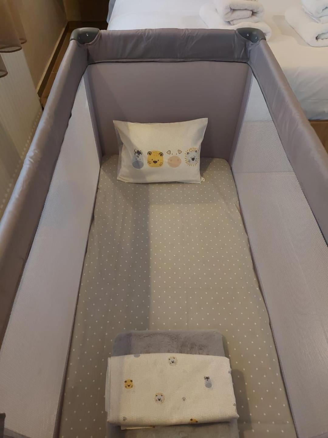 Aristi Boutique Stonehouse With Attic Apartment ภายนอก รูปภาพ