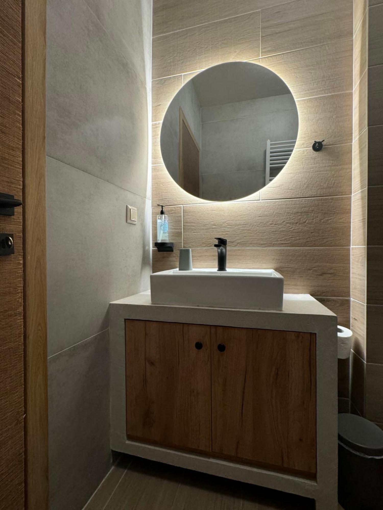 Aristi Boutique Stonehouse With Attic Apartment ภายนอก รูปภาพ