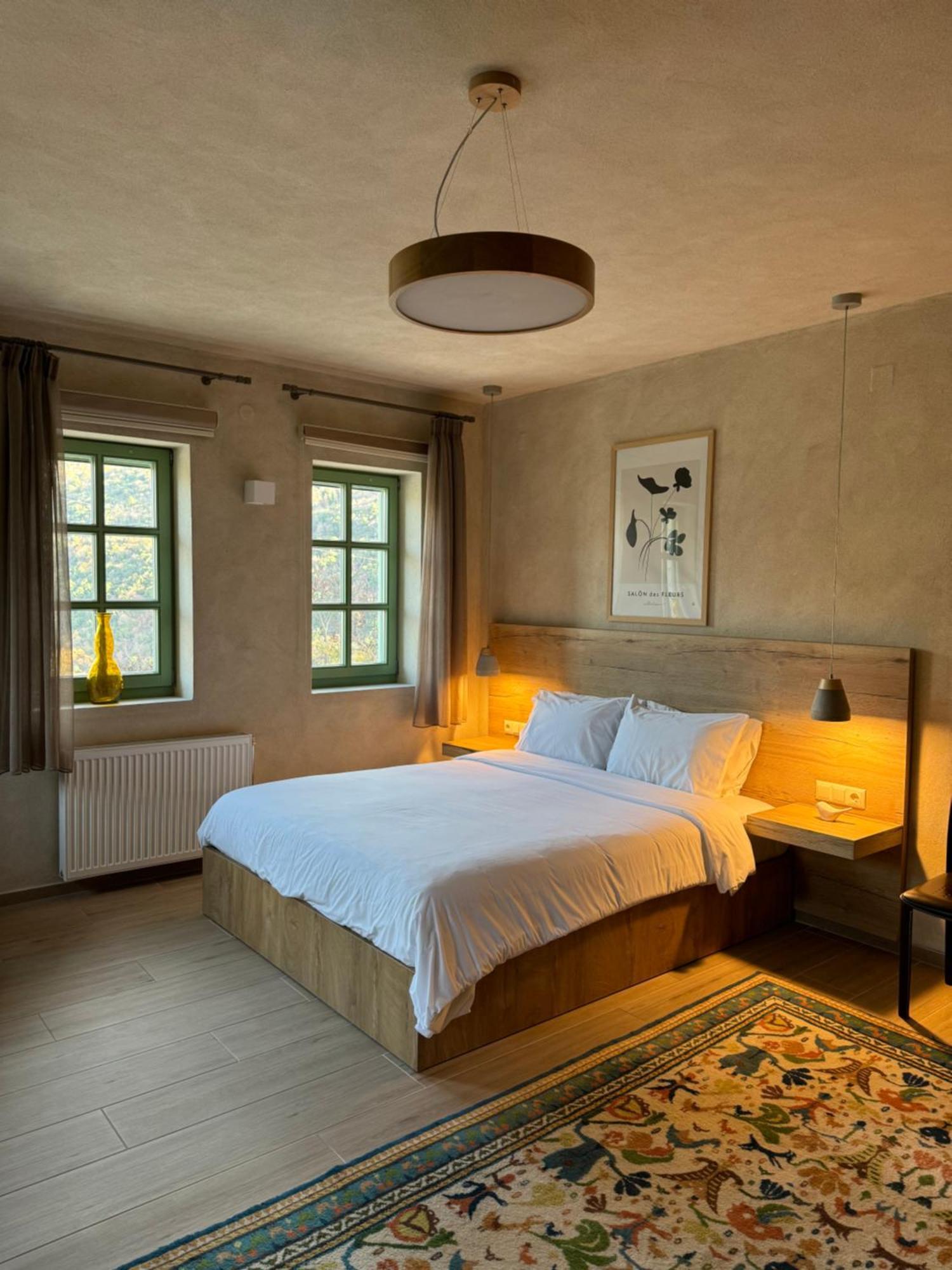 Aristi Boutique Stonehouse With Attic Apartment ภายนอก รูปภาพ